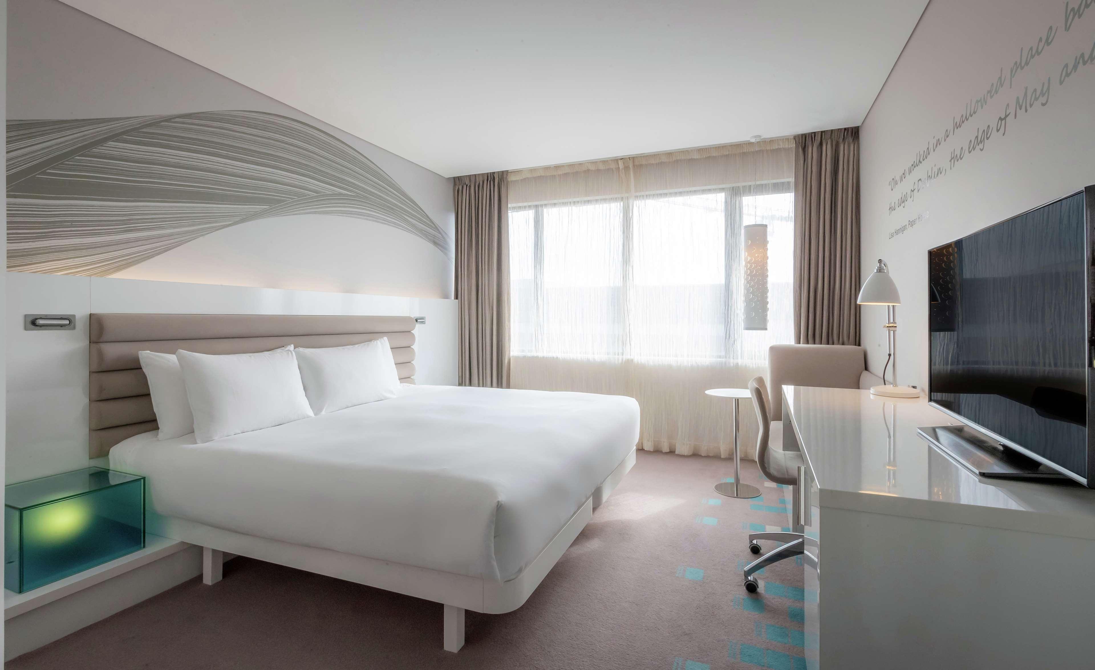The Morrison Dublin, Curio Collection By Hilton Hotell Eksteriør bilde A room at the hotel
