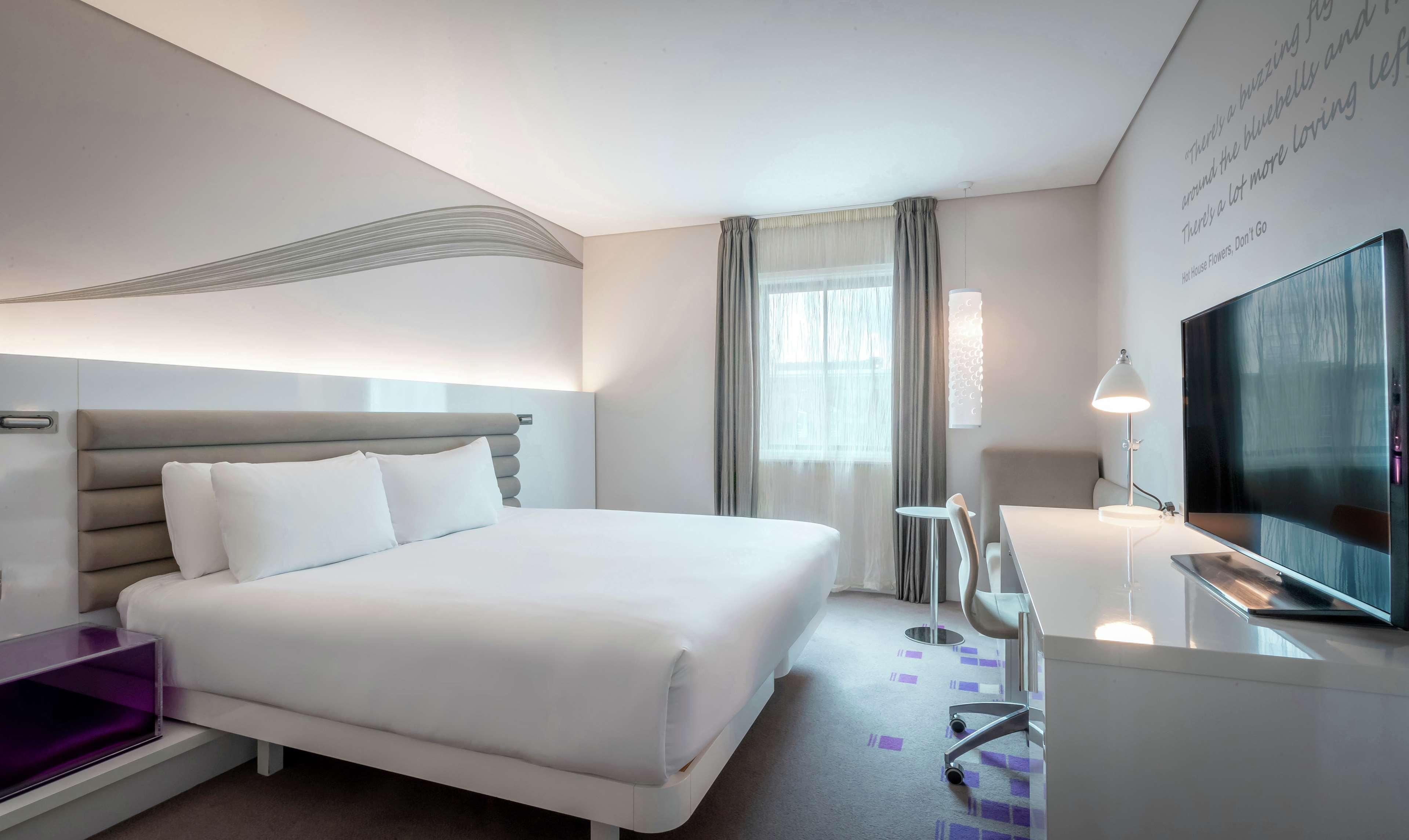 The Morrison Dublin, Curio Collection By Hilton Hotell Eksteriør bilde A room at the hotel