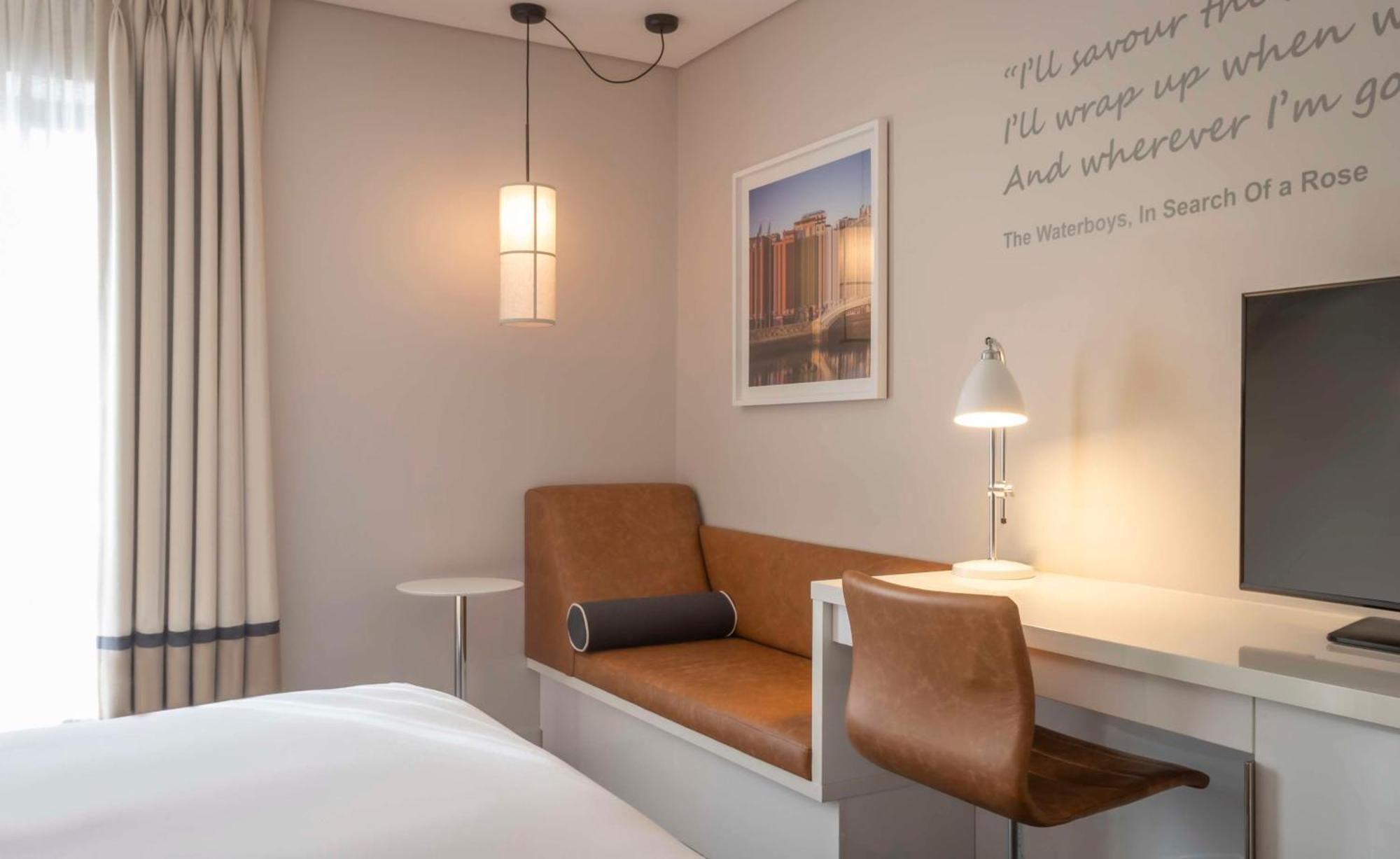The Morrison Dublin, Curio Collection By Hilton Hotell Eksteriør bilde A room at the hotel
