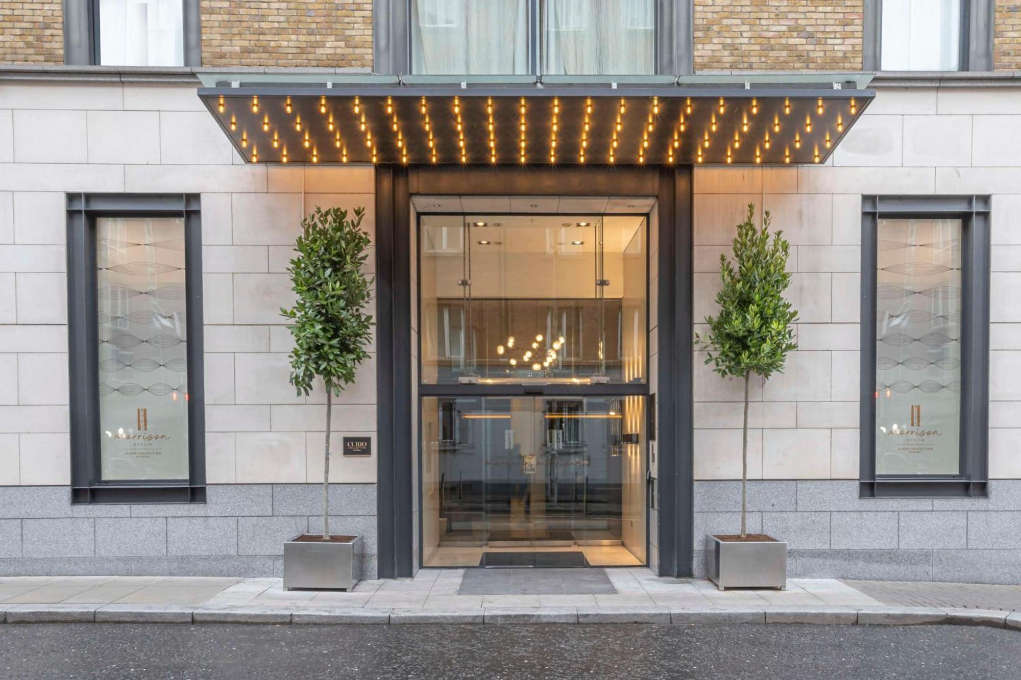 The Morrison Dublin, Curio Collection By Hilton Hotell Eksteriør bilde Entrance to the hotel