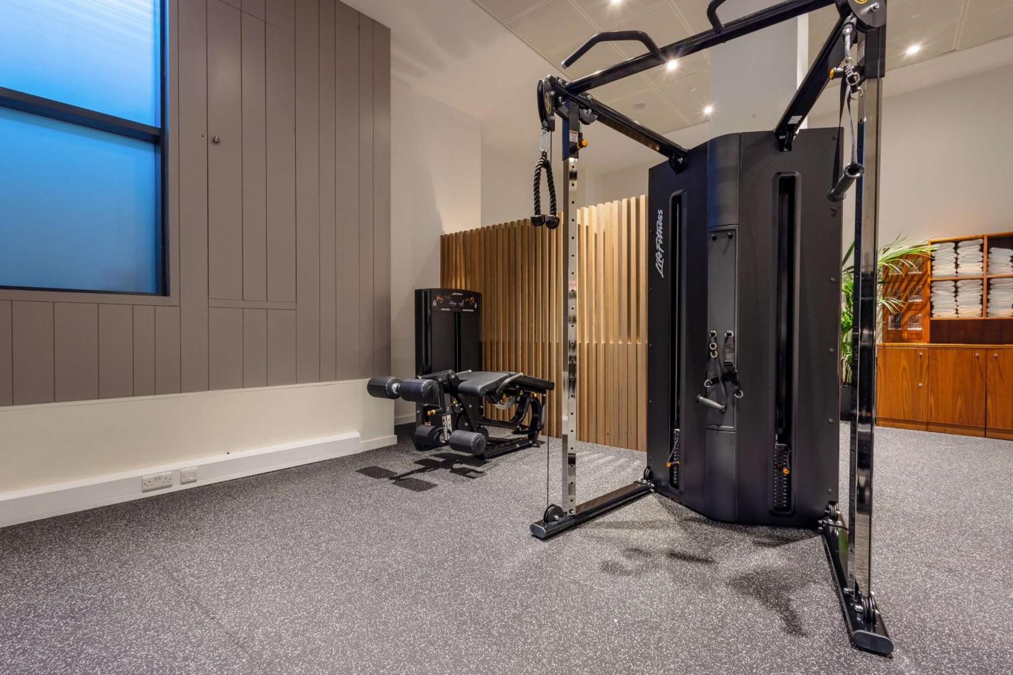 The Morrison Dublin, Curio Collection By Hilton Hotell Eksteriør bilde A functional trainer
